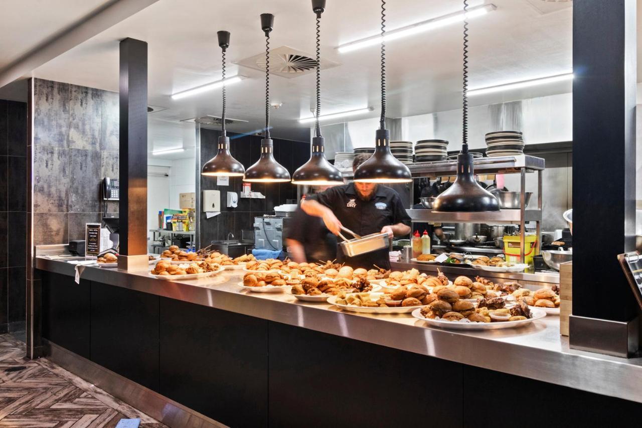 Hotel Queanbeyan Canberra Экстерьер фото